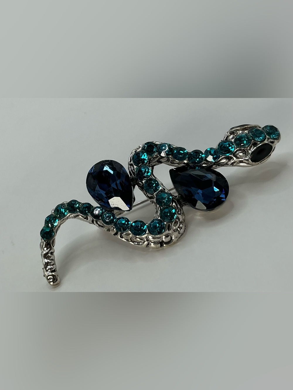 SILVER TONE BLUE RHINESTONE SLITHERING SNAKE BROOCH NWOT